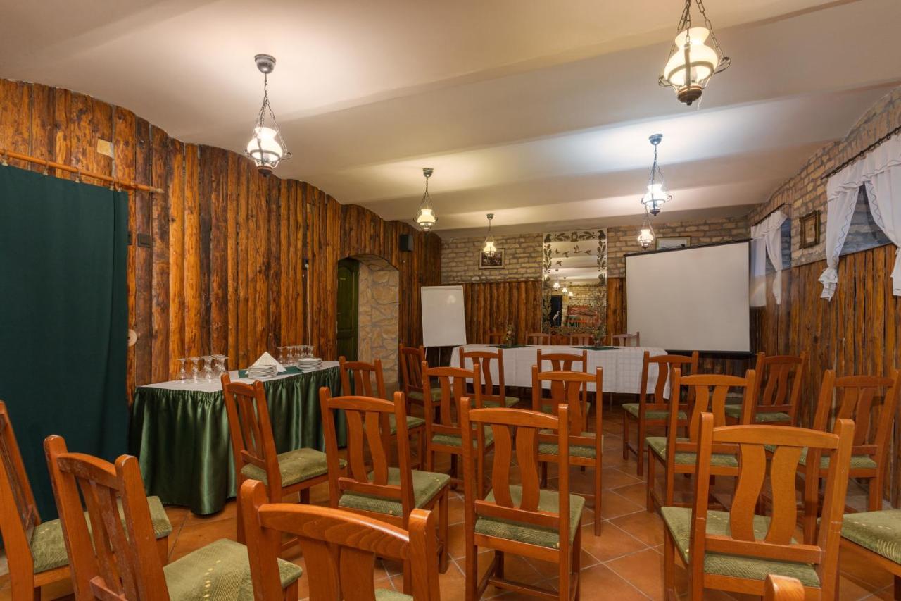 Illés Hotel Szeged Extérieur photo