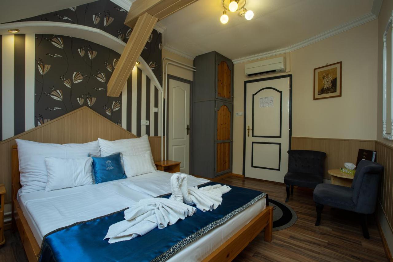 Illés Hotel Szeged Extérieur photo