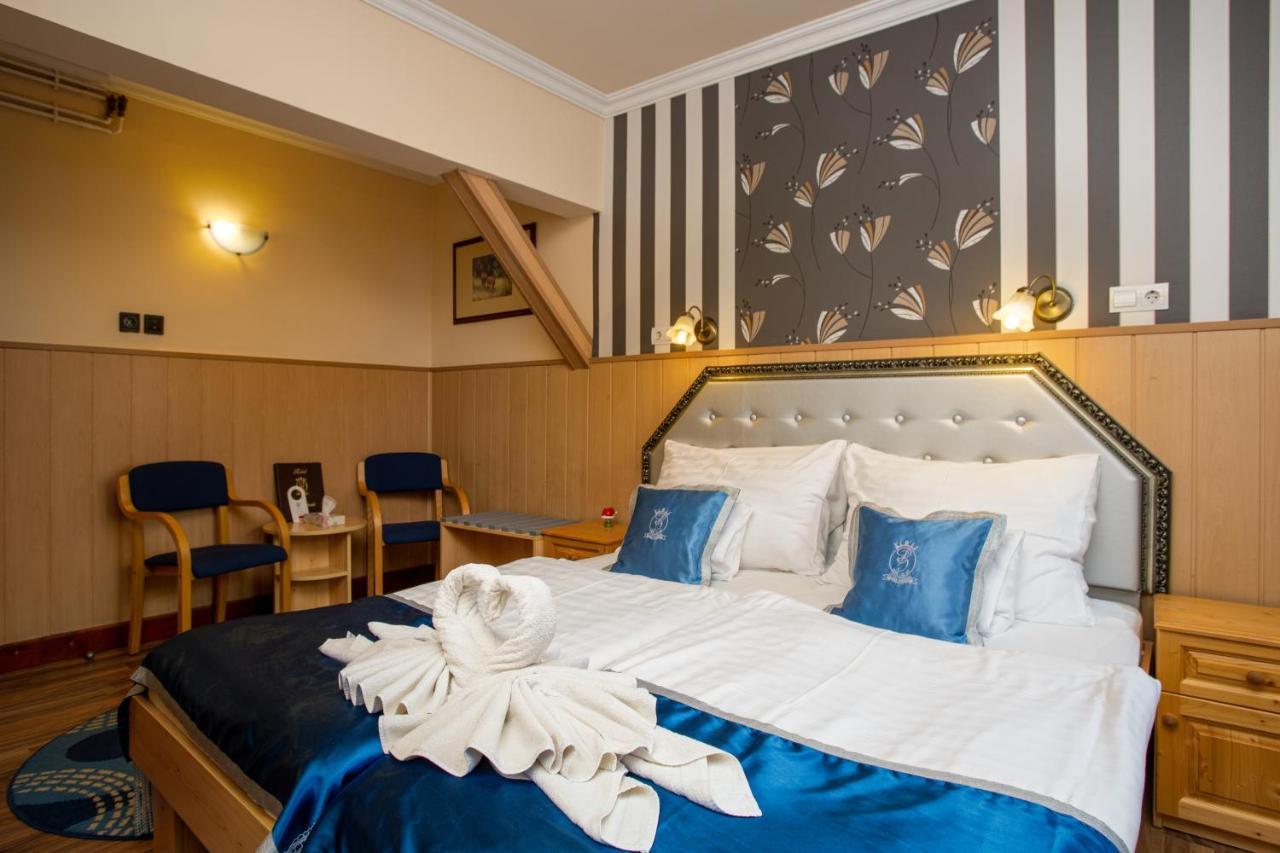 Illés Hotel Szeged Extérieur photo