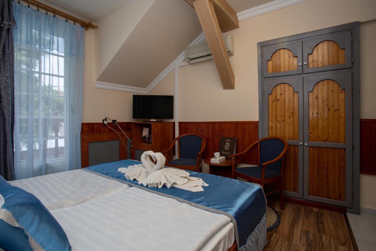 Illés Hotel Szeged Extérieur photo